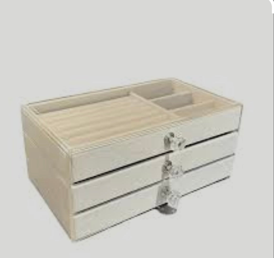 Jewelry box